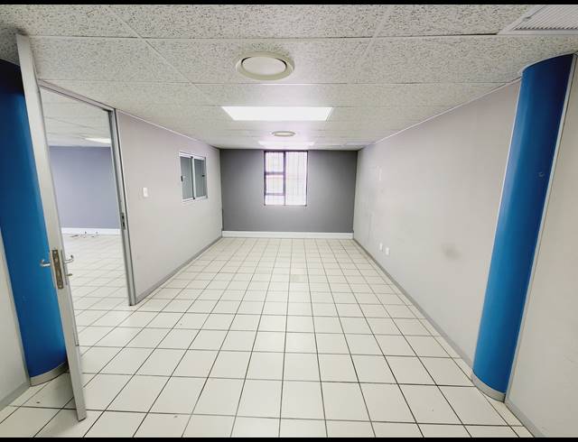 395M² OFFICE TO LET IN NORTH RIDING